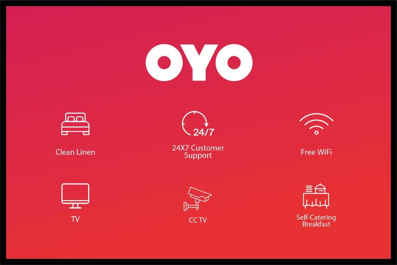 Oyo 9238 Hotel Meet Palace Naroda Exterior photo